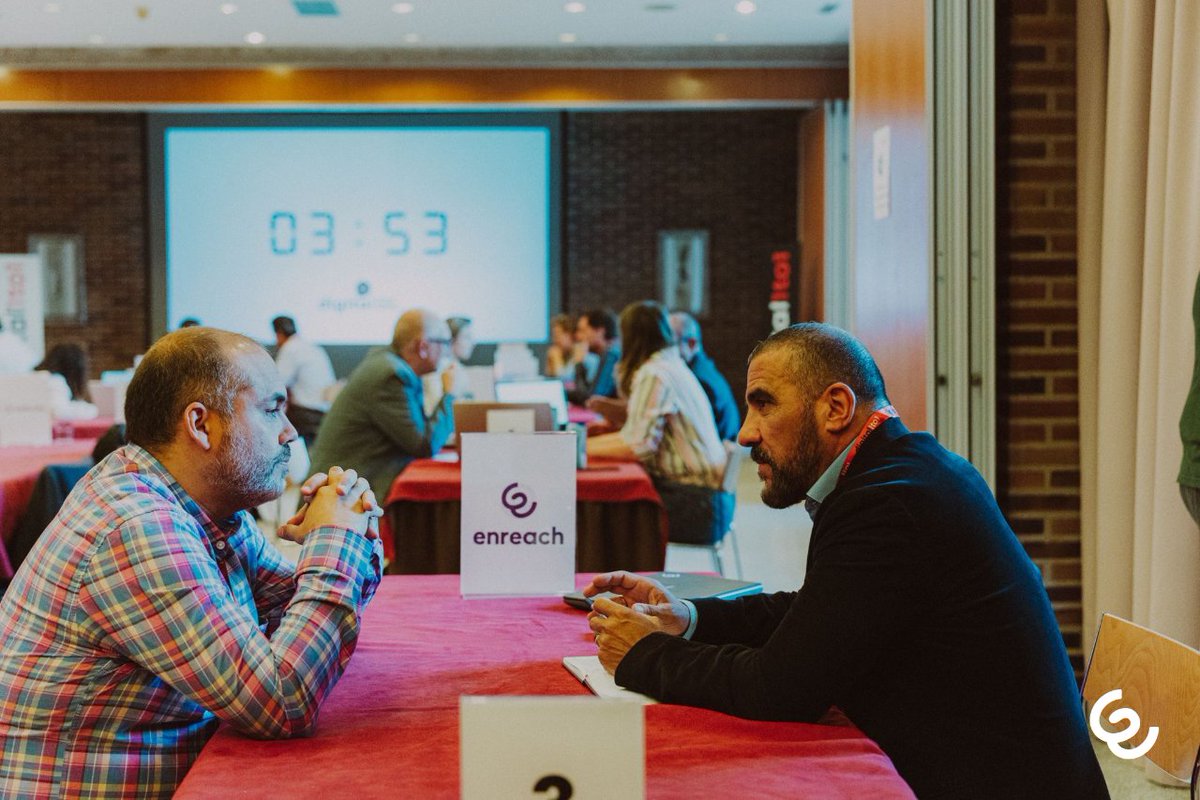 enreach_es's tweet photo. 📣 La semana pasada, Carme y Tony conectaron con los grandes del sector #Ecommerce en el @digital1to1 de Segovia. Mira lo bien que se lo pasaron 😍.

#Digital1to1 #Networking #CX #Enreach #CreateContactMagic @RelacionCliente https://t.co/9n1VCtAFRE