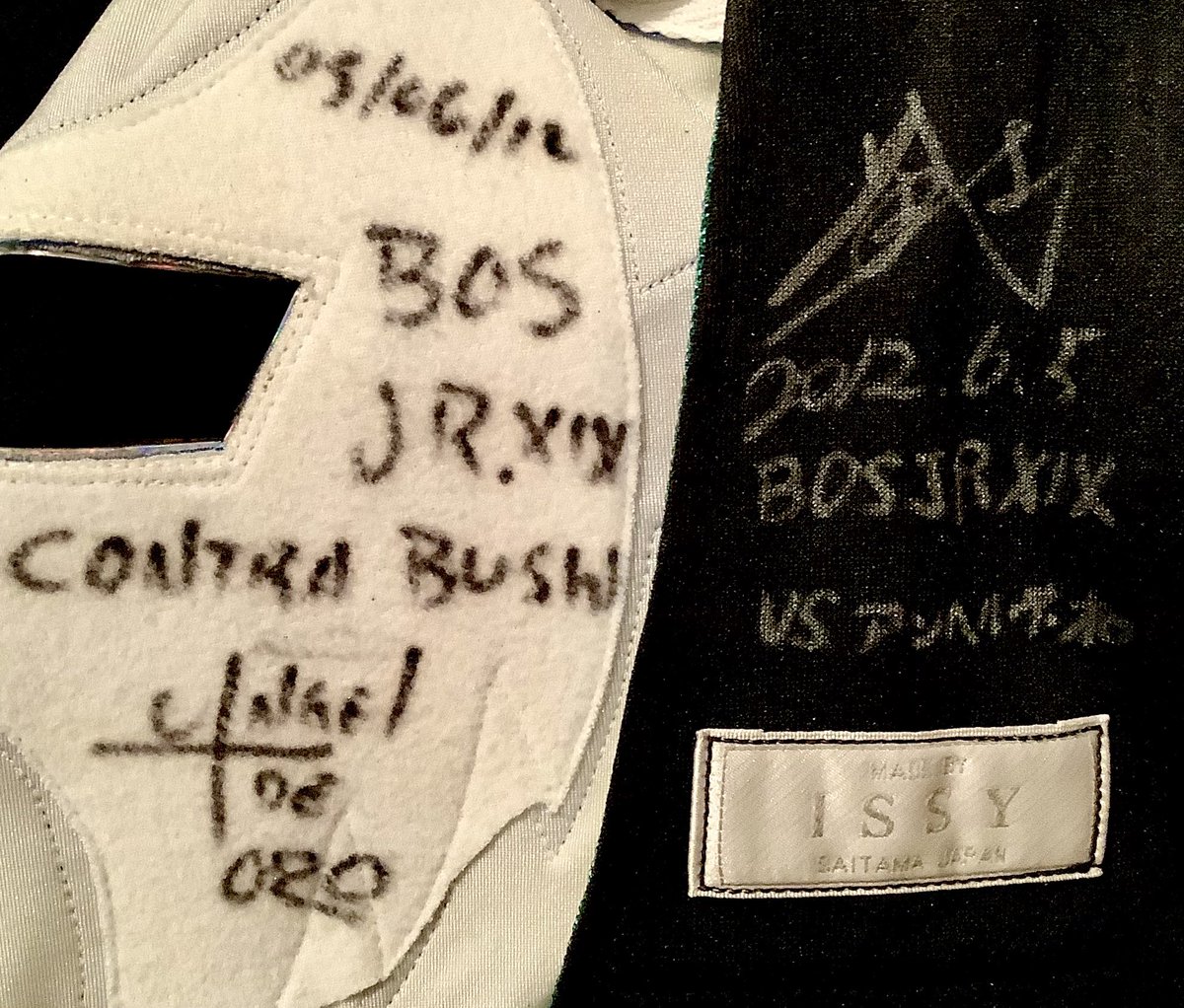RHP4ever's tweet image. Bushi @BUSHI_njpw mask made by ISSY @issy53235195 
and Angel de Oro @Angeldeorocmll mask made by Kalery. These masks were worn against each other for the NJPW @njpw1972 2012 Best of the Super Juniors on June 5, 2012. #Bushi #AngelDeOro #BOTSJ #NJPW #ISSY #Kalery