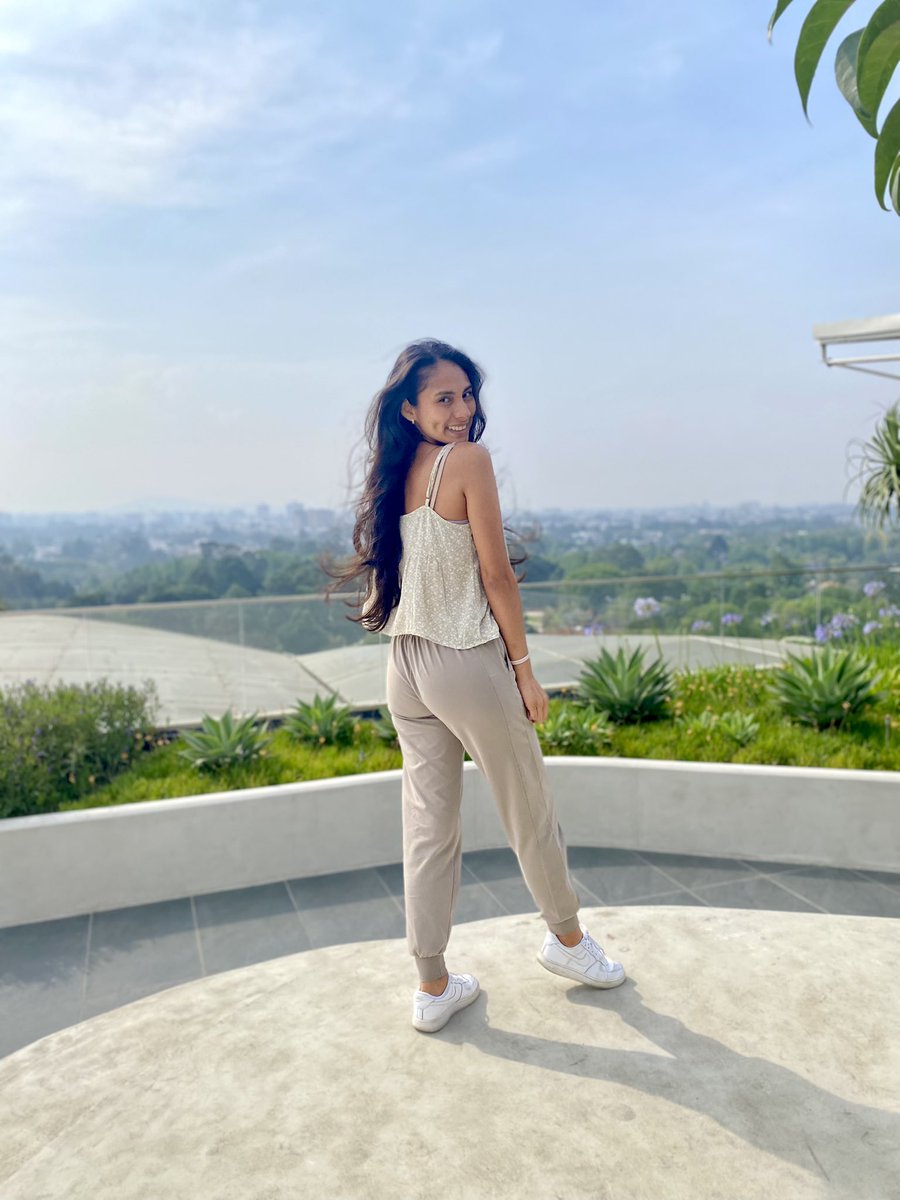 titeballet's tweet photo. She wasn't just pretty. She was otherworldly and vaguely threatening 🩵
.
.
.
#justaagirl  #beauty #bodypositive #model  #tenderness #dimples #amaryya #summerlove #sunny #summer #sea #conqueryourinnerbitch  #latina #lover #summerlove #badandboujee #cute #sun #sweet  #subtle https://t.co/1MTw998ZiQ