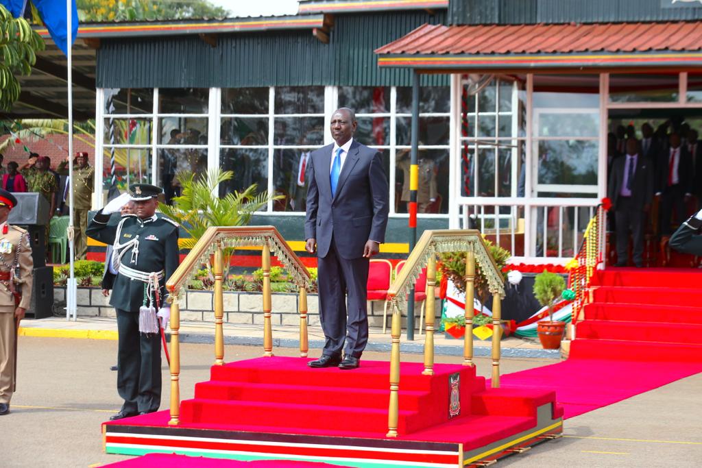 Dennis_Itumbi02's tweet photo. This Photo deserves 1000 retweets and 10K likes for the love of H.E, The President of the Republic of Kenya and Commander-in-chief of the Defense Forces @WilliamsRuto 

Also follow this account @Itumbi_Denis https://t.co/BL5MhbkXne