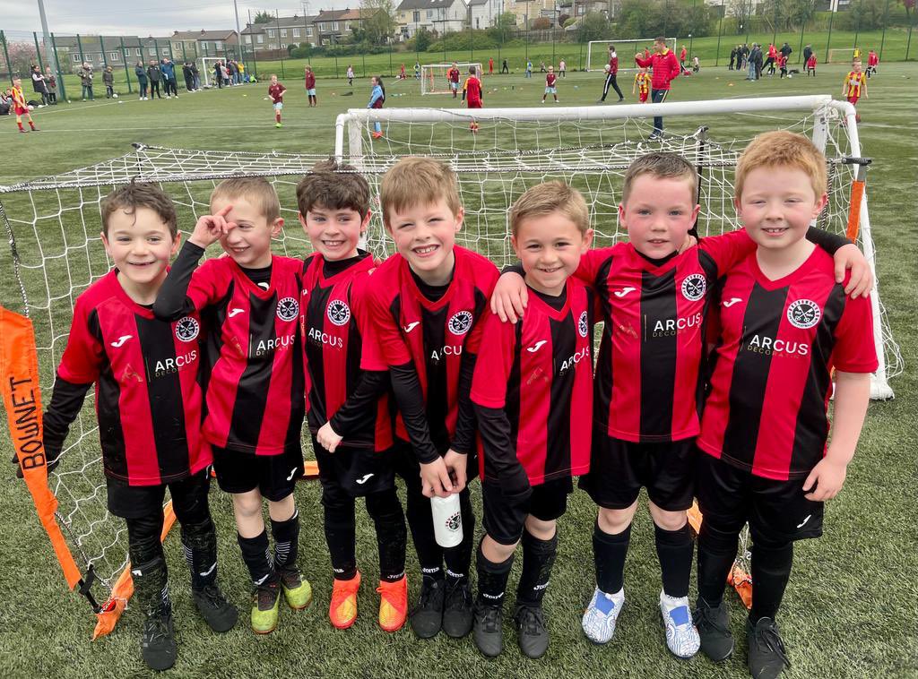 So proud of these boys yesterday😁 some of the link up play today was outstanding , can see that what they are doing at training is transferring into the games ⚽️ well done boys keep up the hard work🔴⚫️