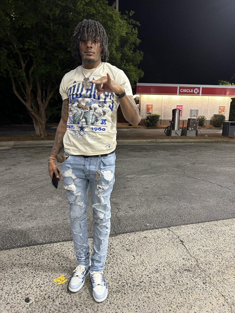 collins_tez's tweet photo. Ion even know why I have twitter 🤦🏾‍♂️ https://t.co/3lLiyobvGQ
