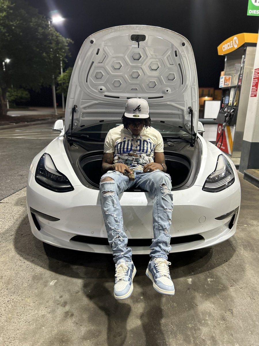 collins_tez's tweet photo. Ion even know why I have twitter 🤦🏾‍♂️ https://t.co/3lLiyobvGQ