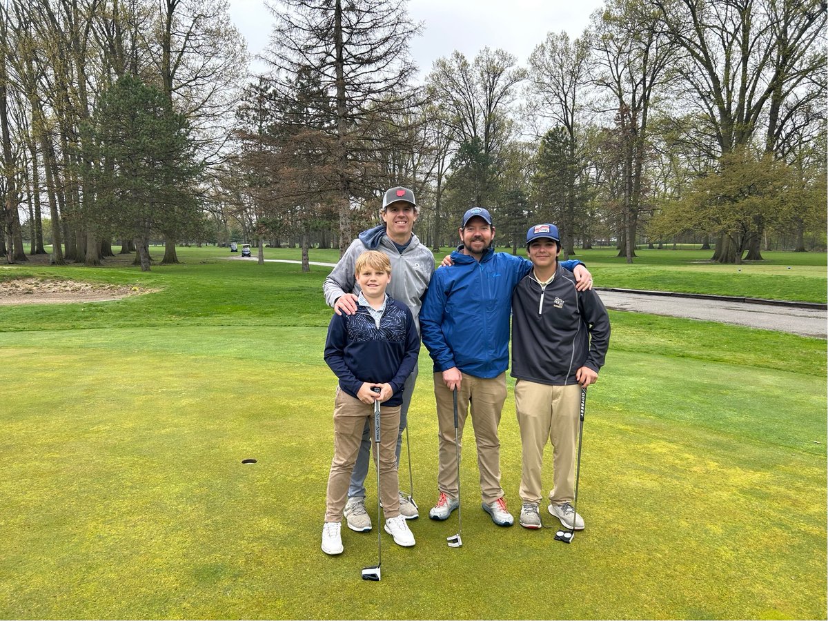SJJAcademy04's tweet photo. Thank you to all the families that came out to our Parent-Son Golf Scramble. We had an exciting finish with the Fitzgeralds defeating the Kazmierczaks in a putt off. https://t.co/nsxakNunGX