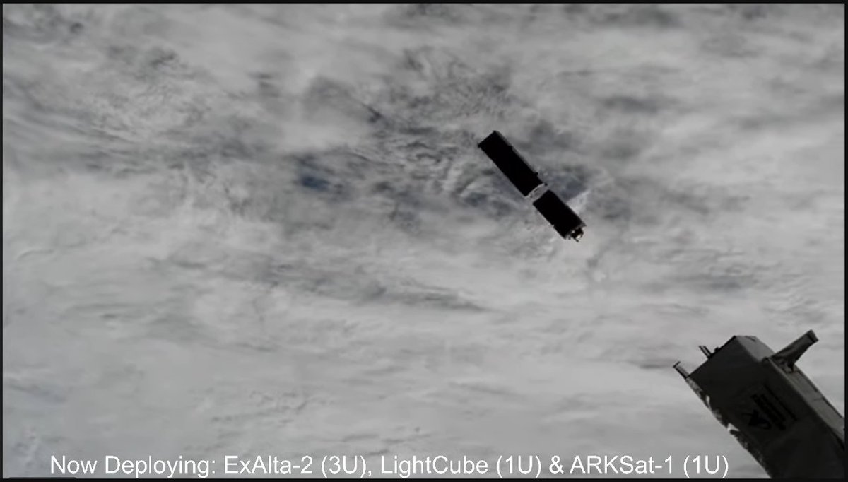 Kb9Str's tweet image. LightCube CubeSat Successfully launched at 12:05 UTC from the ISS.  Downlink information available at: interplanetarylab.github.io/missions/Light…