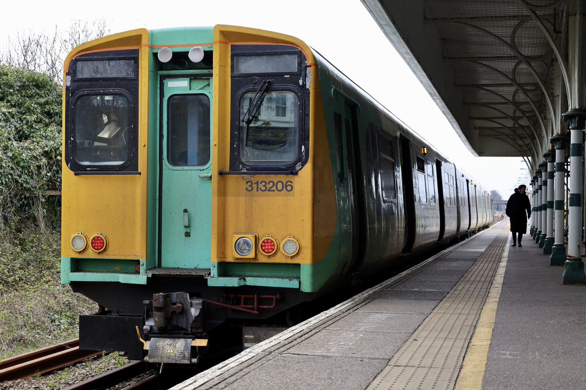brownandrew15's tweet image. 313206 at #Seaford. #Class313