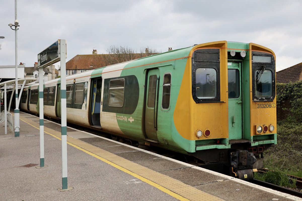brownandrew15's tweet image. 313206 at #Seaford. #Class313