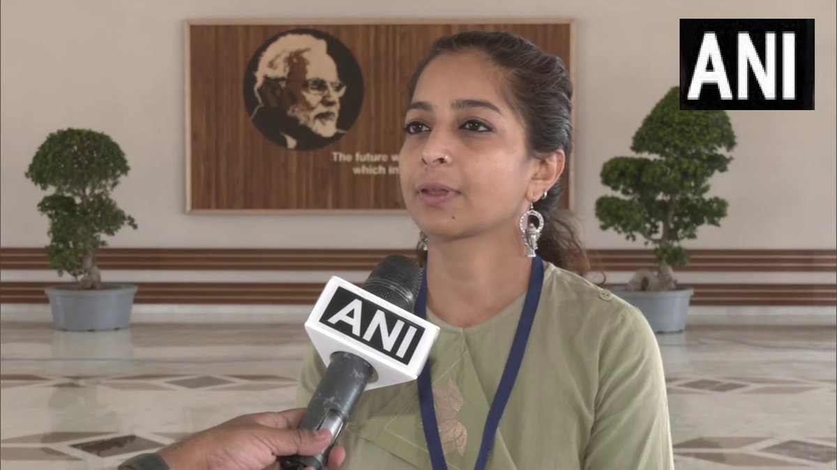 दादरा नगर हवेली में जनजातीय समुदाय के लोग रहते हैं। पहले यहां के छात्रों को साल में 10-12 मेडिकल की सीट मिलती थी। उन्हें बहुत धक्के खाने पड़ते थे। 2019 में यहां पर मेडिकल कॉलेज को मंज़ूरी मिली और अब प्रधानमंत्री नरेंद्र मोदी इसका उद्घाटन करेंगे। यहां पैरामेडिकल कॉलेज बना हुआ और