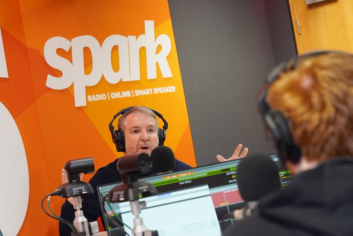 Great to see the BBC’s Director of Nations @rhodritd chatting to students on @sunderlanduni’s @SparkSunderland today

@richardberryuk @LeeHallTweets @arabplouv @CazzaW @sueperryman