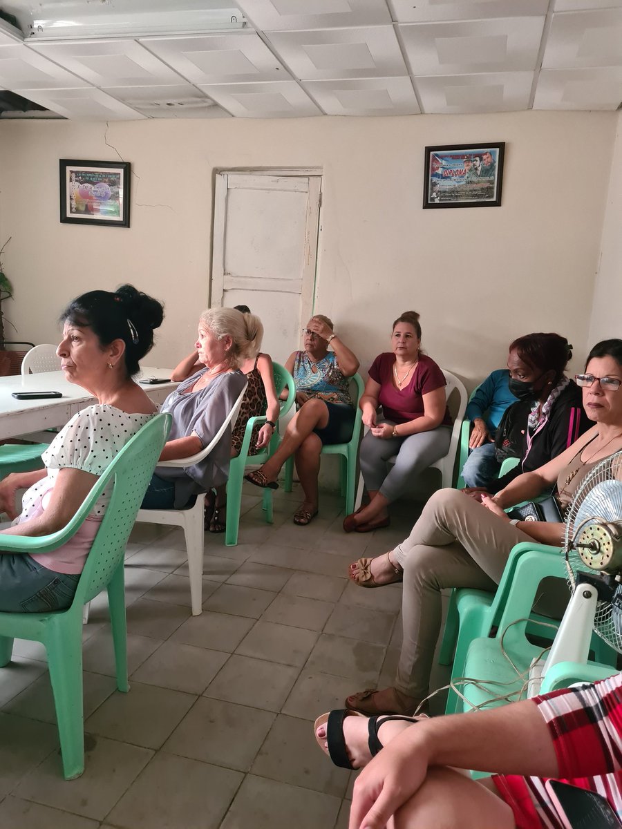 Se desarrolla matutino con los temas nacionales e internacionales en la empresa municipal de gastronomía.
#gastronomiapinar 
#TrabajamosConElCorazón 
#MejorEsPosibleSe