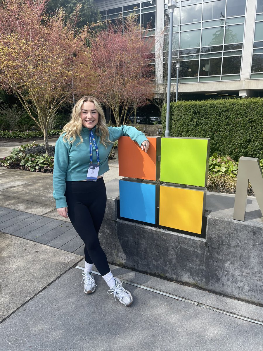 The #MVPSummit last week was such a great experience! It was awesome to connect with other #AzureHybrid MVPs and hear from the Product Teams behind #AzureArc and #AzureStackHCI 

Feeling re-inspired!
❤️ 💛 💚 💙