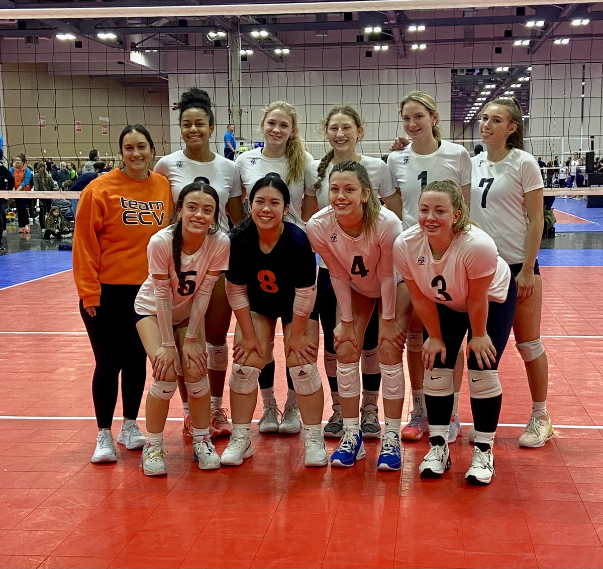 Congratulations to the 16.1 N team and coach Paonessa on punching their ticket to nationals! 

The team finished 3rd at the OVR-Mizuno BID this weekend. #teamECV #nattybound
