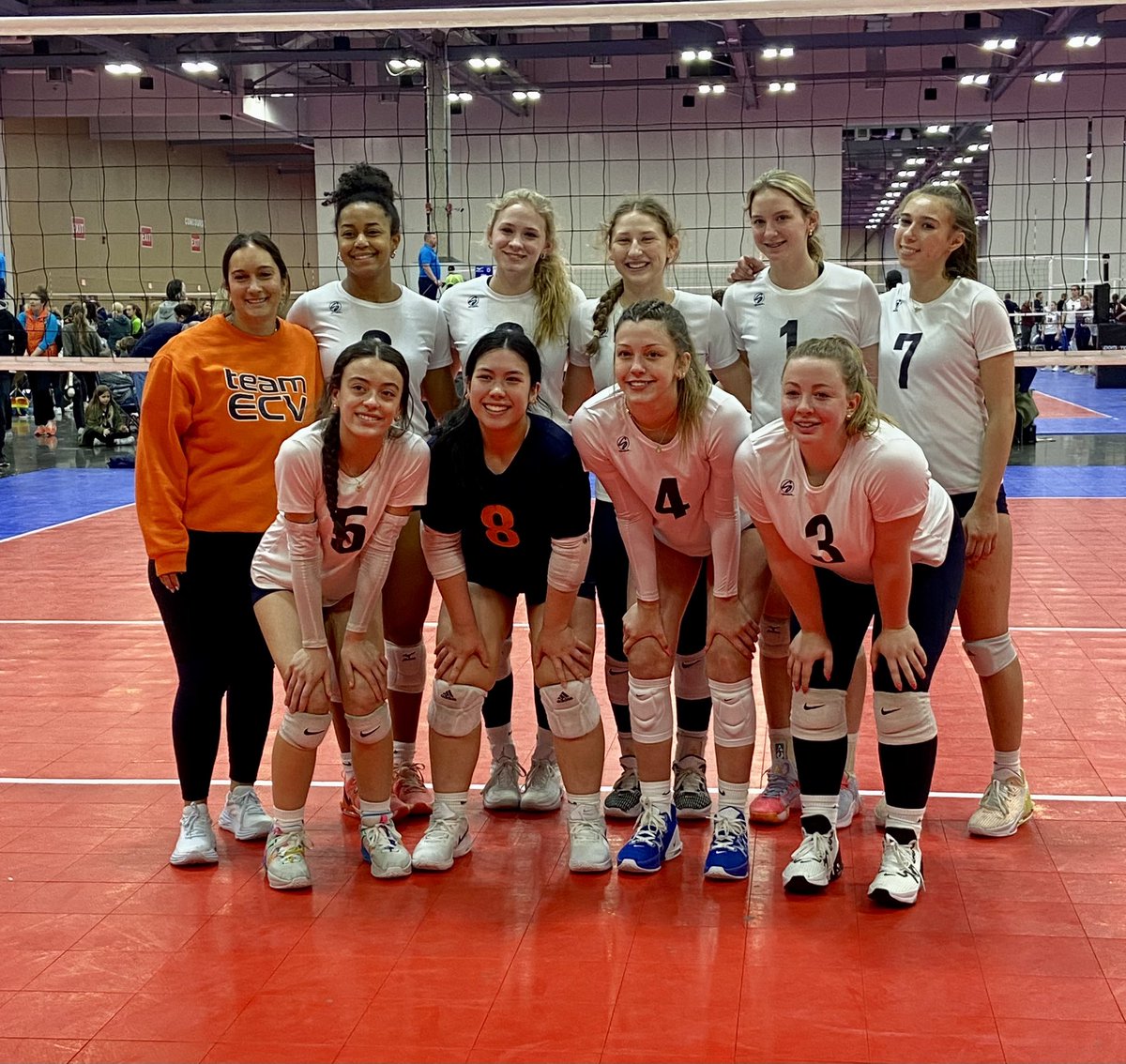 _teamECV's tweet image. Congratulations to the 16.1 N team and coach Paonessa on punching their ticket to nationals! 

The team finished 3rd at the OVR-Mizuno BID this weekend. #teamECV #nattybound