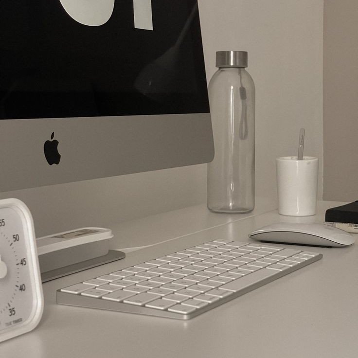 ⠀ ⠀

mr. toby had to make sure that i'm working hard so i can buy him lots of treats, guess i'm doing a good job base on the look he's giving 🤔

⠀