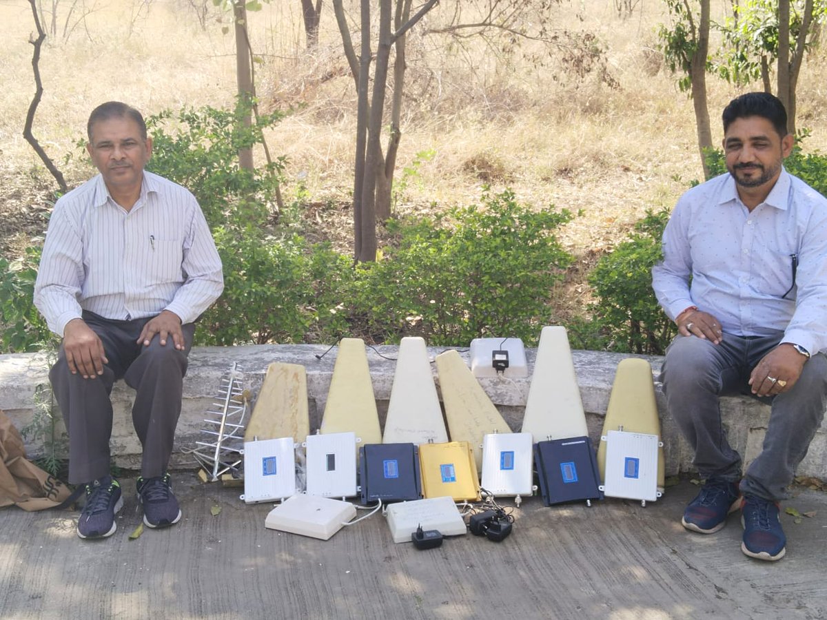 DoT_India's tweet photo. Unauthorized signal boosters surrendered in Indore during resolution of interference in #telecom  network by @DotWmo  Bhopal team. 
Report unauthorized  booster/interference at 011-29054712. https://t.co/WmlVIosFTA