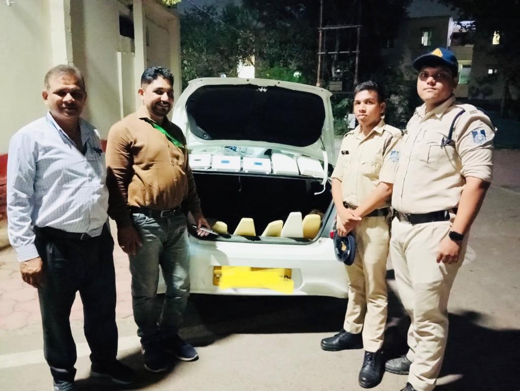 DoT_India's tweet photo. Unauthorized signal boosters surrendered in Indore during resolution of interference in #telecom  network by @DotWmo  Bhopal team. 
Report unauthorized  booster/interference at 011-29054712. https://t.co/WmlVIosFTA