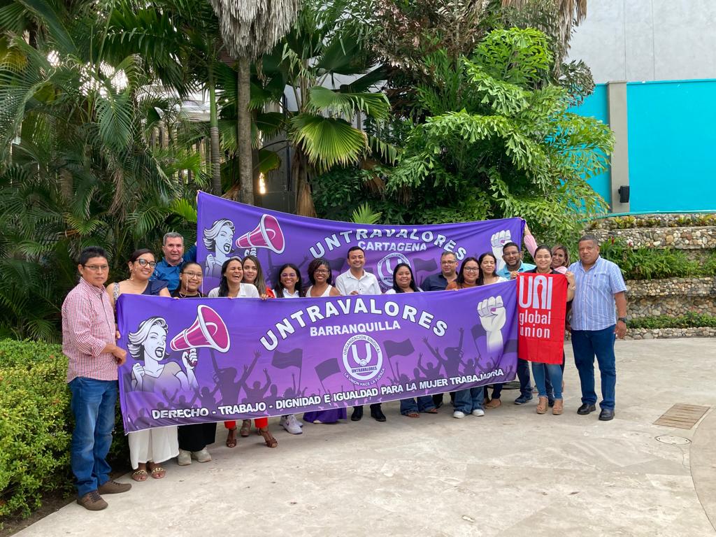 uniamericas's tweet photo. 🇨🇴Jornada de formación en Barranquilla.

✊🏾Dirigentes y afiliados a @untravalores (trabajadores de E-pagos/Brinks) llevaron a cabo una capacitación sobre sindicalización y negociación colectiva con el objetivo de seguir fortaleciendo la organización sindical. https://t.co/XzPFNQpm2U
