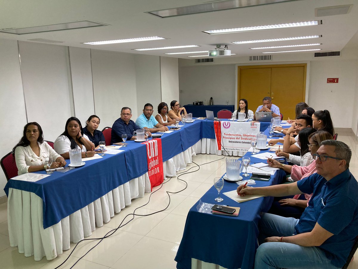 uniamericas's tweet photo. 🇨🇴Jornada de formación en Barranquilla.

✊🏾Dirigentes y afiliados a @untravalores (trabajadores de E-pagos/Brinks) llevaron a cabo una capacitación sobre sindicalización y negociación colectiva con el objetivo de seguir fortaleciendo la organización sindical. https://t.co/XzPFNQpm2U