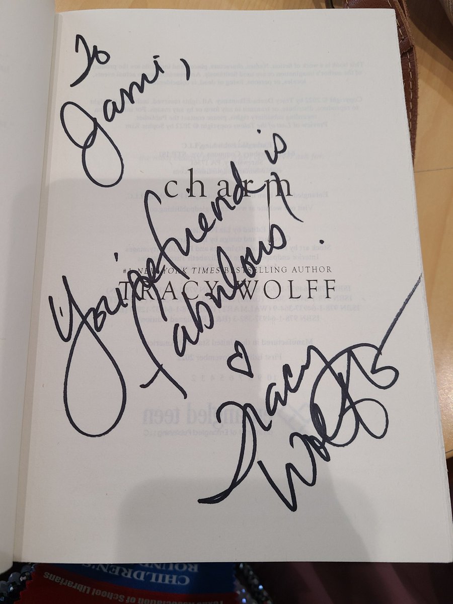 When you have a scheduling conflict and you ask your colleagues to get one of your favorite authors to sign her latest in your favorite series at TLA! Thank you <a href="/cslavin87/">Carolyn Slavin M.Ed.</a> <a href="/TXLA/">Texas Library Assn.</a> <a href="/TracyWolff/">tracy wolff</a> #TLA2023