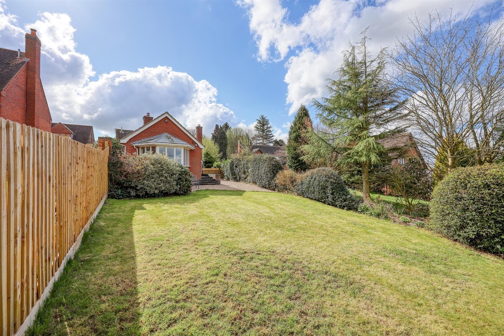 AlexandersLtd's tweet photo. TO LET
59 Main Street, Peckleton 
£1595,00 PCM
Available now!
📲Call to view: 01509 642196

A spacious and versatile four-bedroom detached bungalow with open countryside views to rear. 

#loughborough #ashby #shepshed #meltonmowbray #marketbosworth #eastmidlands https://t.co/sy4ympbt2x