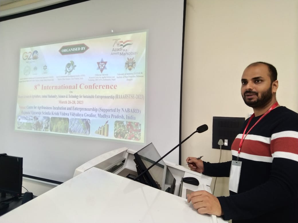 bhupro's tweet photo. #MakingBHUProud 
Congratulations to Arpan Mukherjee, Ph.D. scholar, Institute of Environment and Sustainable Development (IESD), #BHU, on being conferred the “Young Microbiologist Award” from Agro Environmental Development Society, India. 
@VCofficeBHU https://t.co/NNbTLAB45K