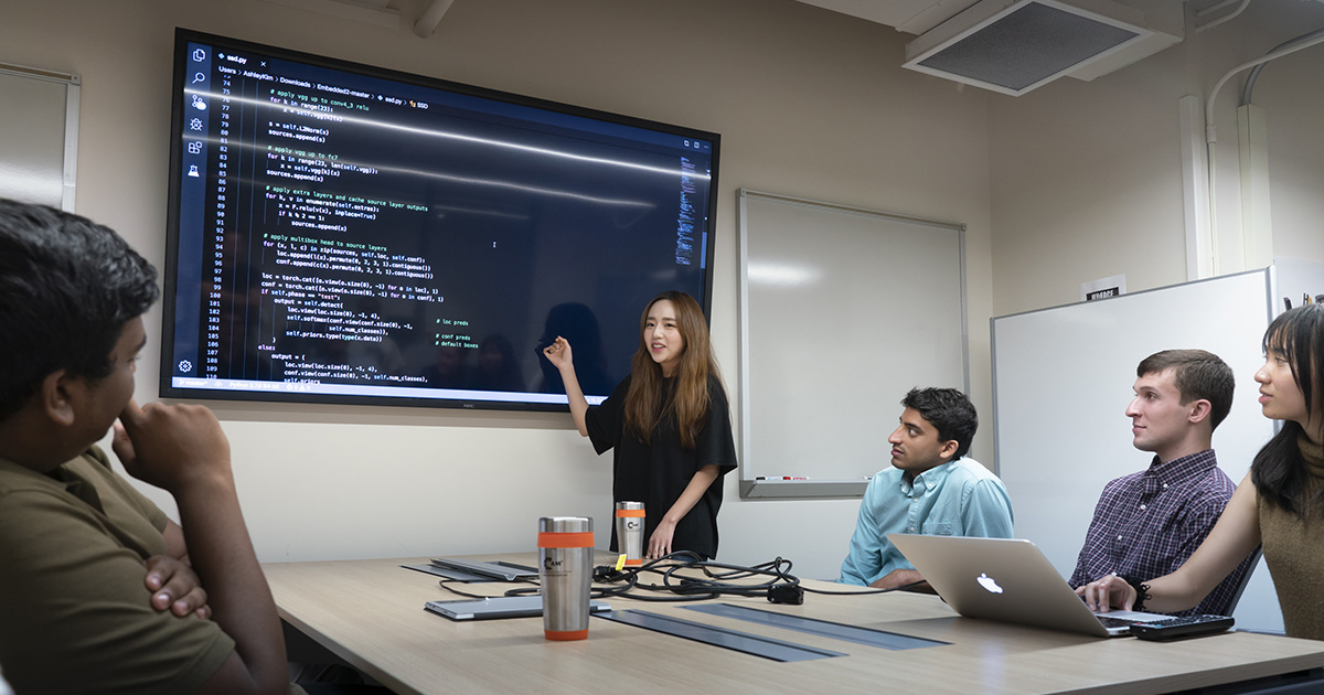 PurdueEngineers's tweet photo. In the Vertically Integrated Projects Program (@vip_purdue), teams of undergraduate students work with faculty and grad student mentors for multiple semesters to address real-world research and design challenges. Register for Spring 2023 now: https://t.co/FQTeu76bVw https://t.co/plJcXJQTWW