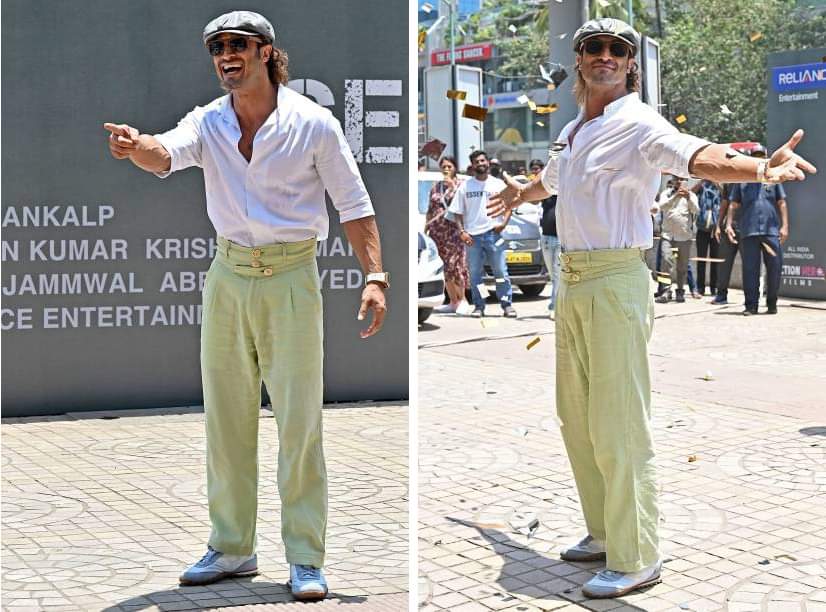 GroundRealityN1's tweet photo. #Ground_Reality_News..
Bollywood actor Vidyut Jammwal poses during the trailer launch of his upcoming movie 'IB71' in Mumbai. https://t.co/LorCoNzZEh