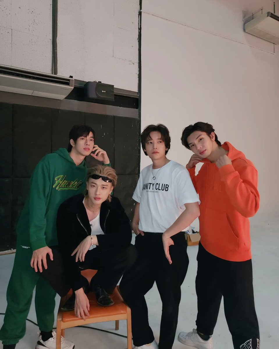 gunnapatn's tweet photo. แก๊งนี้รวมตัวจี๊ด 😎
#YStarChallenge เจอกันวันที่1มิ.ย เป็นต้นไปครับผม เอาเบื้องหลังวันถ่าย poaterมาฝากก่อน https://t.co/D9h2DzalVr