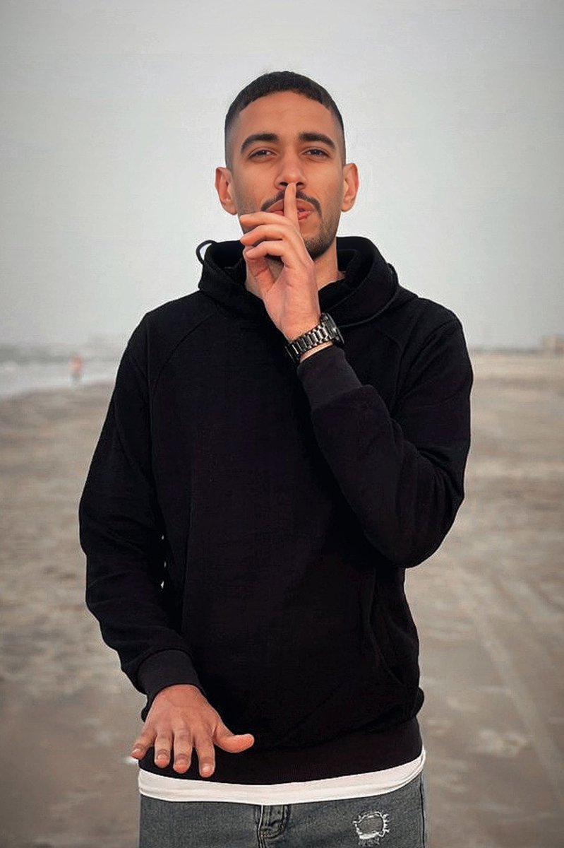 ahmedmo59161348's tweet photo. 👑🤫🖤 https://t.co/xhCEgE61SD