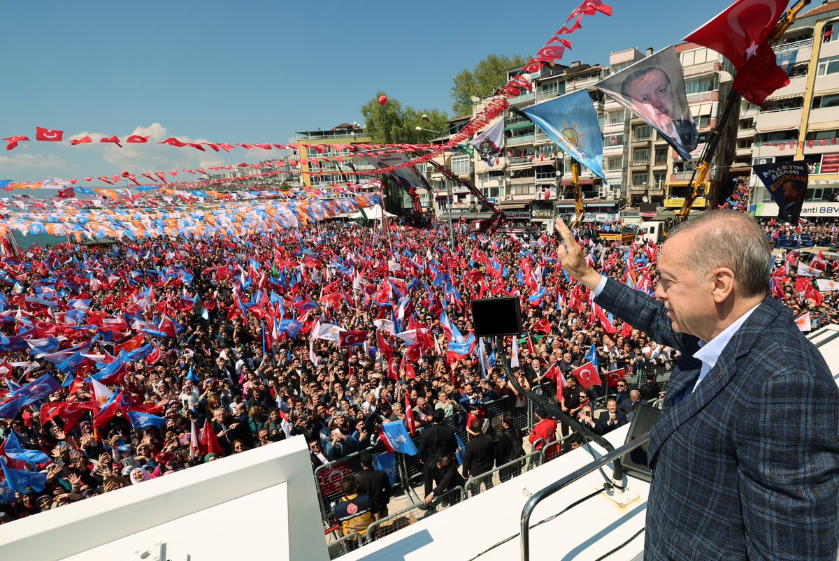 RTEdijital's tweet photo. Cumhurbaşkanımız @RTErdogan, bugün

📌 Bursa Gemlik https://t.co/mt5DSLIMYY