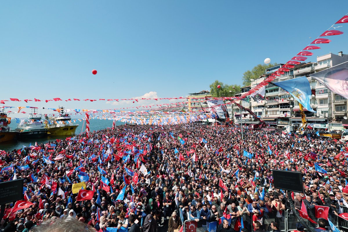RTEdijital's tweet photo. Cumhurbaşkanımız @RTErdogan, bugün

📌 Bursa Gemlik https://t.co/mt5DSLIMYY