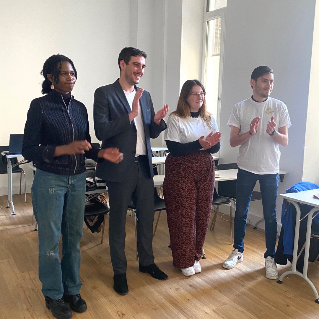 𝐑𝐞𝐭𝐨𝐮𝐫 𝐬𝐮𝐫 𝐥𝐚 𝐟𝐢𝐧𝐚𝐥𝐞 𝐫𝐞́𝐠𝐢𝐨𝐧𝐚𝐥𝐞 𝐝𝐮 𝐭𝐞𝐦𝐩𝐬 𝐟𝐨𝐫𝐭 : 𝐂𝐑𝐄𝐀𝐓𝐈𝐎𝐍 𝐏𝐑𝐎𝐃𝐔𝐈𝐓 𝐝𝐞 𝐧𝐨𝐬 𝐁𝐚𝐜𝐡𝐞𝐥𝐨𝐫 𝟏 !

Le groupe 𝑫𝒚𝒔𝒍𝒖𝒅𝒊𝒒𝒖𝒆 a remporté cette finale, face aux équipes des écoles de Lyon et Saint-Etienne ! 🏆