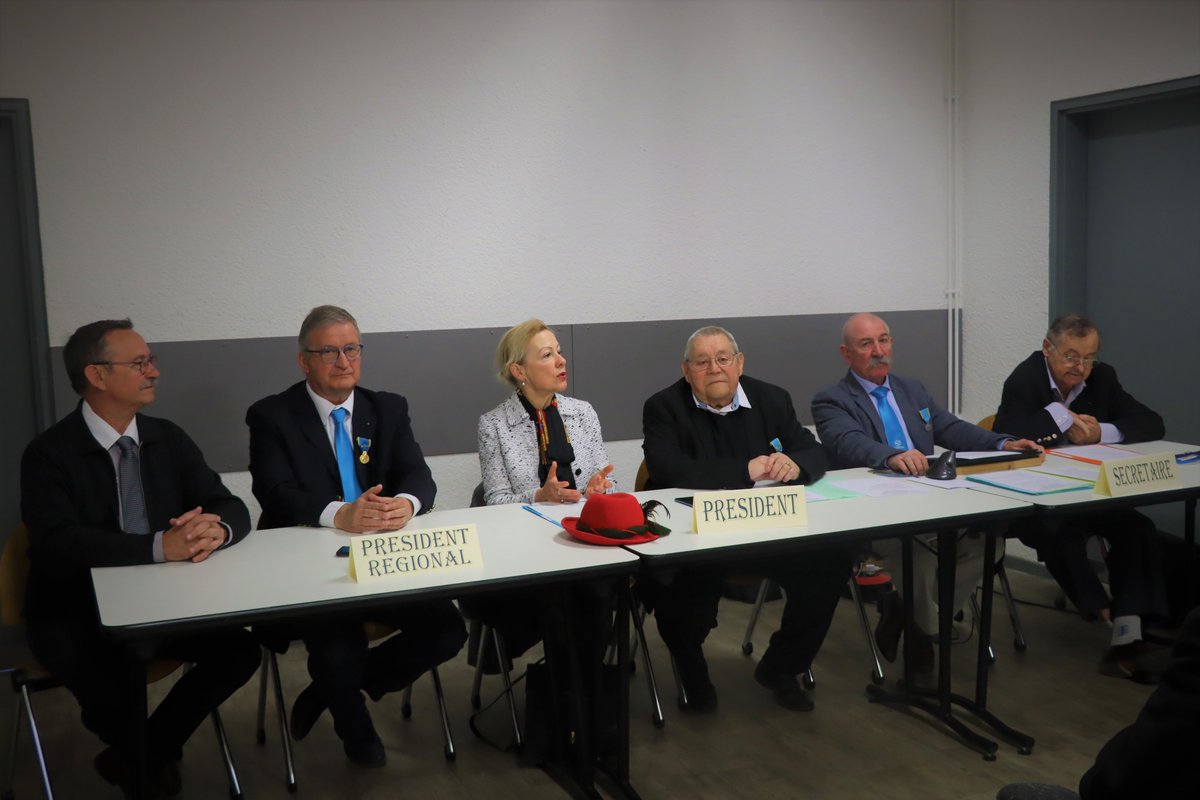 Prefet03's tweet photo. #Distinction #JeunesseEtSports 🎖
A l’invitation du président Jacques Corriez, Pascale Trimbach @Prefet03 🇫🇷 a participé à l'assemblée générale du Comité #Allier des Médaillés de la Jeunesse, des Sports et de l'Engagement Associatif (@FFMJSEA) salle #Islea à #Avermes. https://t.co/ty2TxX5X9E