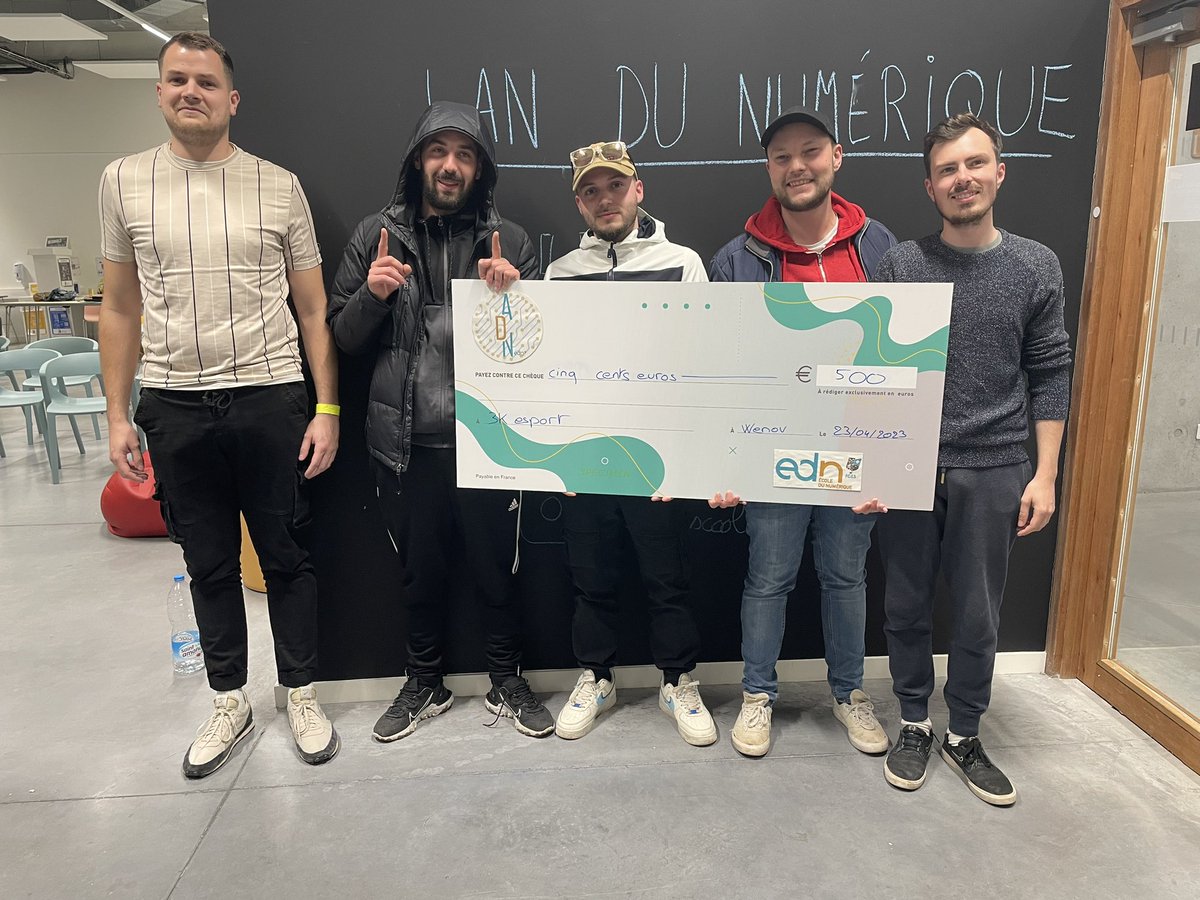 LanDuNumerique's tweet photo. Merci à tous les joueurs d’avoir participer et félicitations aux vainqueurs @community3000 !
Merci aux visiteurs et merci à @VodkaStream pour le stream de qualité !!
C’était un week end riche en émotion  et on espère tous vous retrouver l’année prochaine ! https://t.co/NVN76Ibtuo