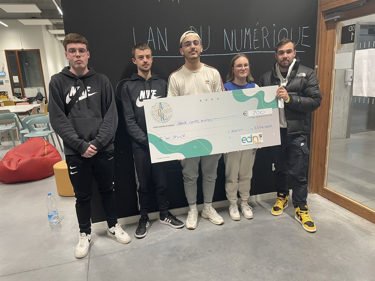 LanDuNumerique's tweet photo. Merci à tous les joueurs d’avoir participer et félicitations aux vainqueurs @community3000 !
Merci aux visiteurs et merci à @VodkaStream pour le stream de qualité !!
C’était un week end riche en émotion  et on espère tous vous retrouver l’année prochaine ! https://t.co/NVN76Ibtuo
