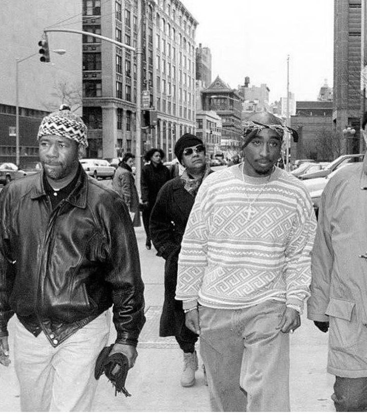 📸 New York 1994 🇺🇸

  How a person treats his family says a lot about his personality.