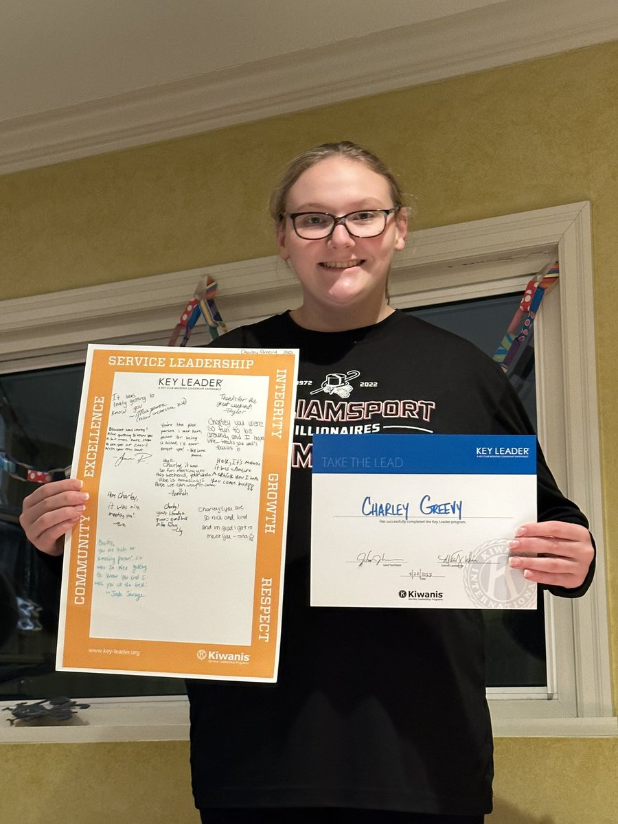 ChadGreevy's tweet photo. An Outstanding weekend @CharleyGreevy .

Char represented @WAHSwasd at Key Leader Camp in Reading this weekend &amp; earned her @keyclub leadership training cert.  Way to go, @WAHSKey Prez!

Then, last nite she won Coaches Award for WAHS swim/dive team!
@WASDSchools @WmptMillionaire https://t.co/PTrwaV7iVG
