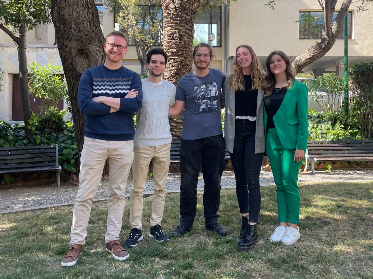 New group picture. Really happy to work with such highly motivated students!