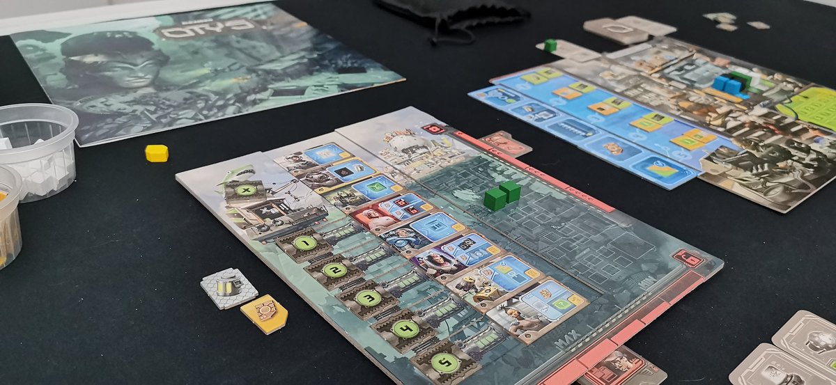 Oxymo_Rhon's tweet photo. Aunque este fin de semana ha estado intenso con Sant Jordi, ha habido un poco de tiempo para jugar #OTYS @Asmodee_Spain (aprovechando el solitario fanmade) y #ALasPuertasDeLoyang @MalditoGamesES, que aunque me encanta, soy un negado a la hora de cosechar 🤣
#JuegosDeMesa https://t.co/cVL7J5UGSX