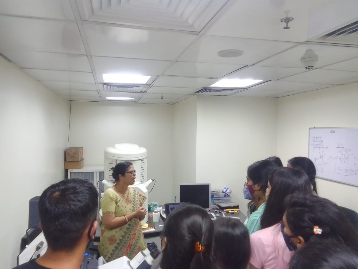 IGIBSocial's tweet photo. Introducing the whole array of genome editing tools, techniques and applications to MSc students, Gurugram University who visited our Mathura Road campus today. https://t.co/jZerAkzZiI