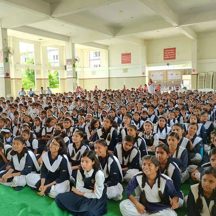OurSwapna's tweet photo. On the occasion of Earth Day, we organized a seminar in 📍 Adarsh Vidhya Mandir, Unnao with team @fffUttarPradesh speakers. https://t.co/8YdPFLKOSv