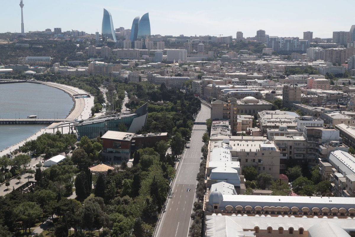 F1's tweet image. Back to Baku 😎🌊

#AzerbaijanGP #F1