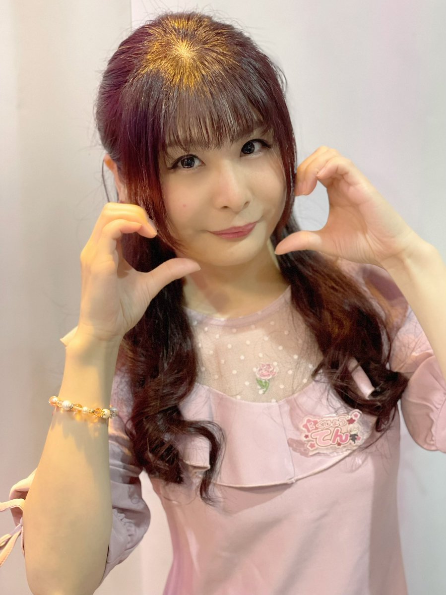 fuufuu9's tweet photo. THE cold ～第１章［饗宴］～の明日香ちゃん
おなじみのリスポや、HIDEKIさんアレンジでがらっと変わったSecret of steller nightなども聴けてよかったです(^^)
来月は劇場版アイナナがあるということで、待ち遠しそうでしたｗ

#THEcold https://t.co/CiIEEnayW7