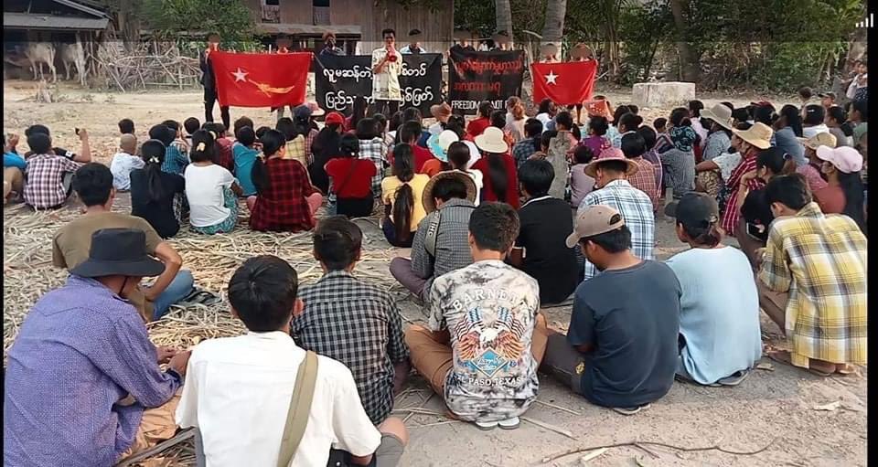 BunnyAliceei's tweet photo. Taze's main strike and residents from #Taze Twp, #ShweBo District, rallied and staged a strike to eliminate the #MilitaryDictatorship on Apr24.

#AcceptNUGRejectMilitary             
#2023Apr24Coup                 
#WhatsHappeningInMyanmar https://t.co/C6LDmjOw4C
