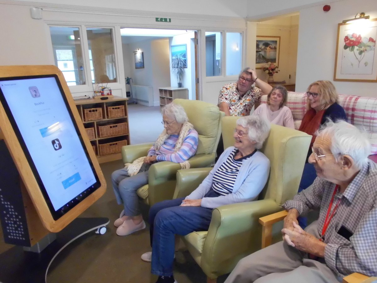 CareSouthUK's tweet photo. It’s all fun and games over at #KenwithCastle! Residents recently spent time enjoying their interactive table where they played a variety of games. They started off by playing connect, followed by crosswords and finished with a jigsaw puzzle.
#FoodFunFriendship #CareSouthUK https://t.co/amseHEgq7B