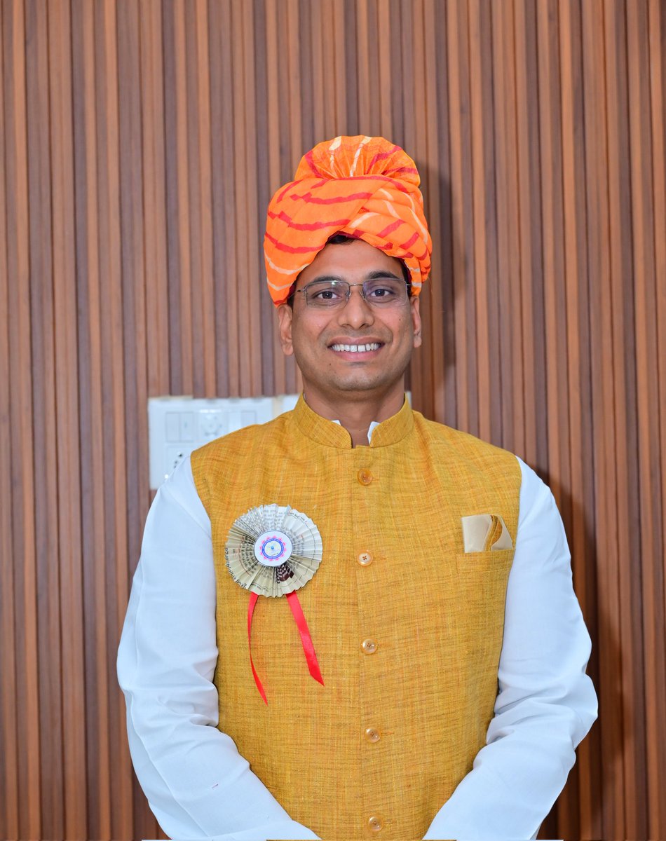 Devendra_1925's tweet photo. प्रथम दीक्षांत समारोह एवं स्थापना दिवस हेमचन्द यादव विश्वविद्यालय दुर्ग ।। https://t.co/MYtz1495CH