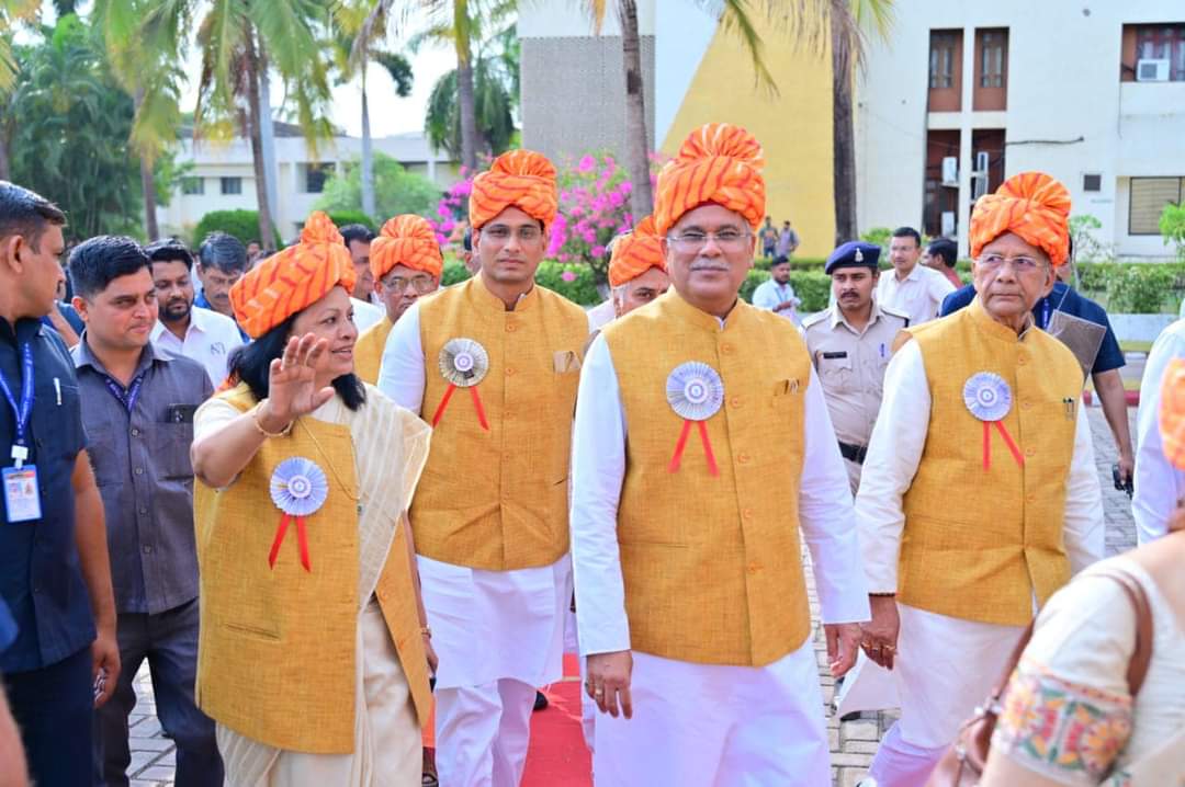 Devendra_1925's tweet photo. प्रथम दीक्षांत समारोह एवं स्थापना दिवस हेमचन्द यादव विश्वविद्यालय दुर्ग ।। https://t.co/MYtz1495CH