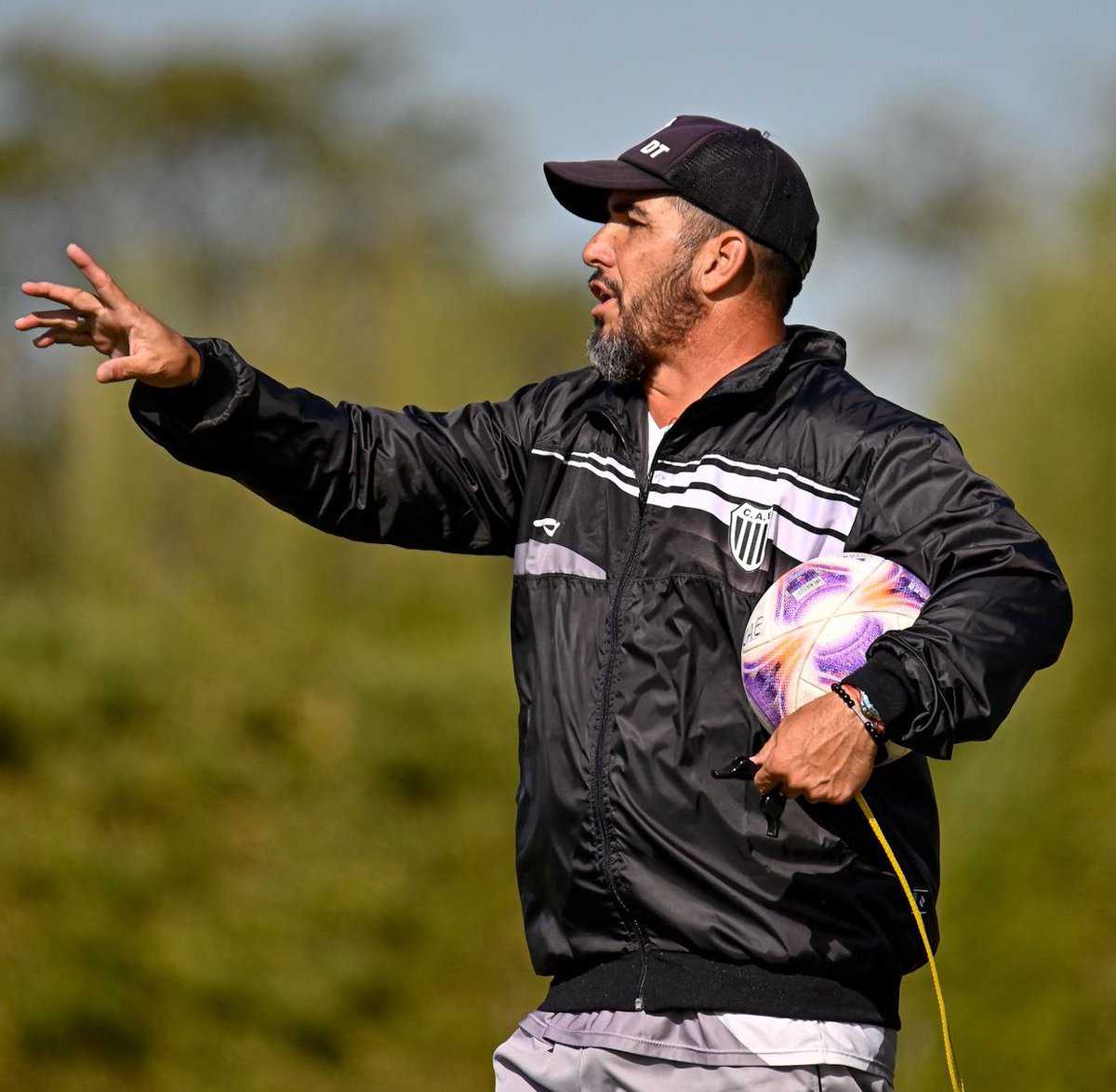 Estudiantes on Twitter "De común acuerdo con la comisión directiva