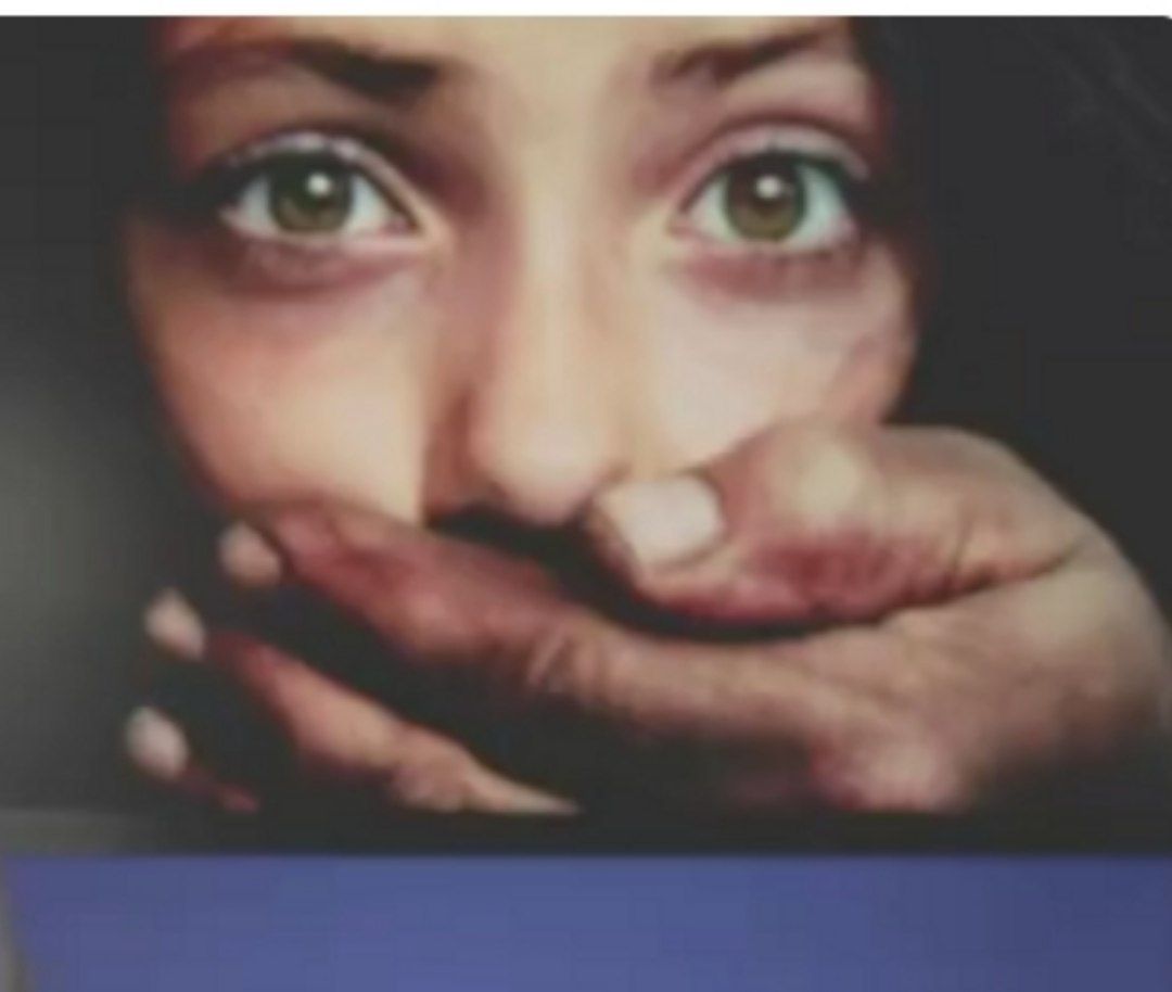 AgainCarlakak's tweet image. TERRIBILE IN UCRAINA

Militari russi scoprono in Ucraina una vera e propria catena di montaggio per l&apos;avviamento di bambini alla prostituzione o, ALLUCINANTE.. alla morte finalizzata al commercio dei loro organi.
E noi Italiani finanziamo questi rifiuti dell&apos;umanità.…