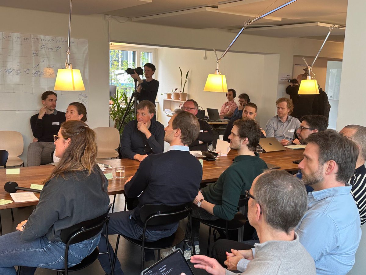 livingdocsIO's tweet image. Das war&apos;s! Unsere erste Spotlight-Event war ein grosser Erfolg. Vielen Dank an alle, die an unserem Livestream teilgenommen haben, sowohl vor Ort als auch remote. Besonderen Dank an unsere Referenten von der @SZ ! Impressionen folgen. Bis zum nächsten Mal! #LivingdocsSpotlight